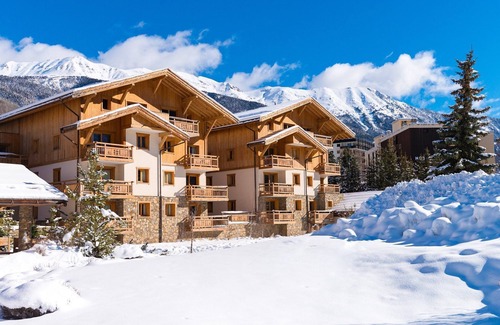 Saint-Chaffrey Apartment | Studio proche des remontées et le centre | Piscine