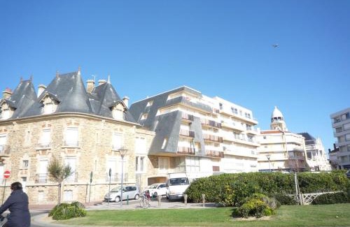 Les Sables d'Olonne Apartment | Studio proche plage avec parking privatif et balcon - FR-1-92-615