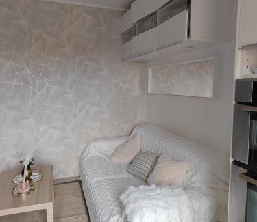 Petit-Colombes Apartment | Studio proche la Défense, Cosy confort