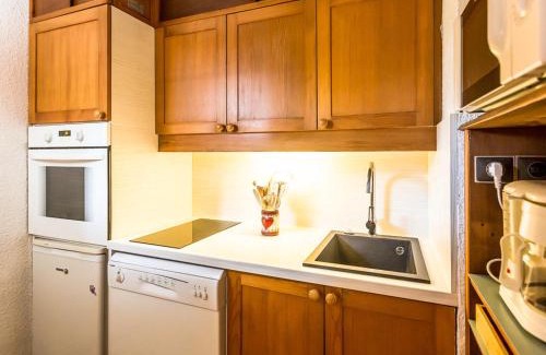 Montchavin Apartment | Studio rénové 3 pers, balcon sud, au pied des commerces et près des pistes - FR-1-329-4