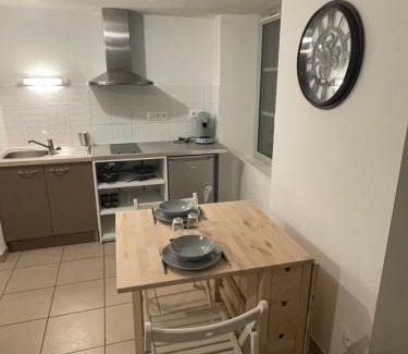 Dole Apartment | Studio rénové au calme