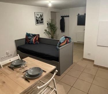 Dole Apartment | Studio rénové au calme