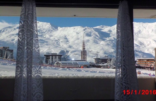 Les Menuires Apartment | STUDIO RDCh 4 people at the foot of the tracks in the heart of the CROISETTE. Full sun