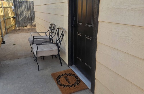 Midland Apartment | Studio style Private Guesthouse-Wall St/Andrews Hwy