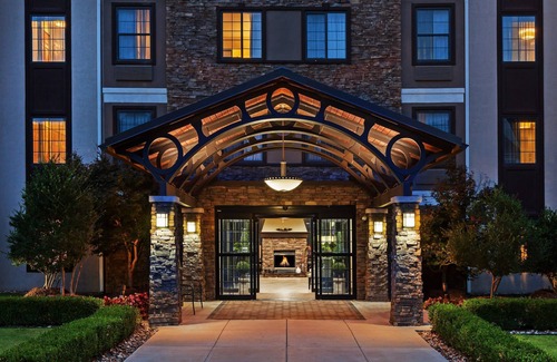 South Tulsa Apartment | Studio Suite in Tulsa | FREE Breakfast + Fitness Center