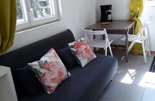 Apt Apartment | Studio tout équipé au calme