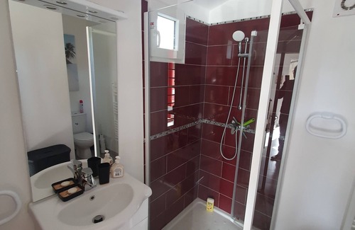 Mornas Apartment | Studio Tout Confort