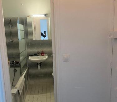 Le Kremlin-Bicetre Apartment | Studio très lumineux et équipée en pleine avenue !