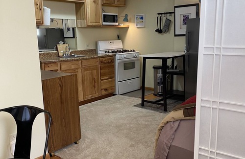 Morgantown Apartment | Studio Unit ONLY 10 Minutes to WVU!