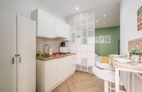 Corso dei Mille - Sant'Erasmo Apartment | Studio 'Verde Incanto' with Wi-Fi and Air Conditioning