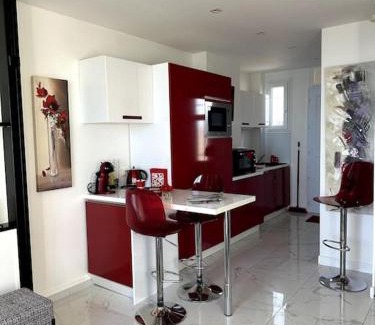 Golfe Juan Apartment | Studio VUE MER IMPRENABLE PLEIN SUD à GOLFE JUAN