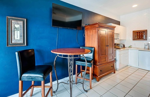 Naples Condo | Studio w/Marina Views: 15 Mi To Everglades!