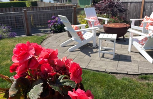 Edmonds Apartment | Studio w/Seaside Charm! Full Kitchen + Easy Train to FIFA Seattle World Cup