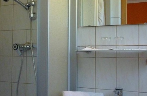 Ossiach Bed & Breakfast | Studio with balcony and lake view - Hotel-Pension Brönimann