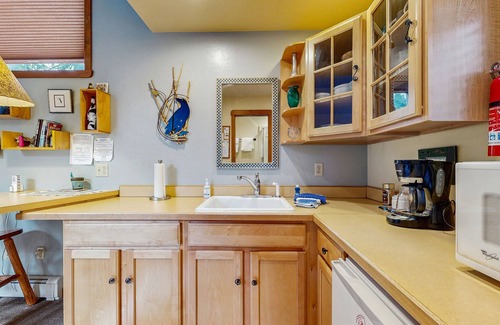 Alyeska Apartment | Studio with private hot tub, WiFI, & tranquil glacier views