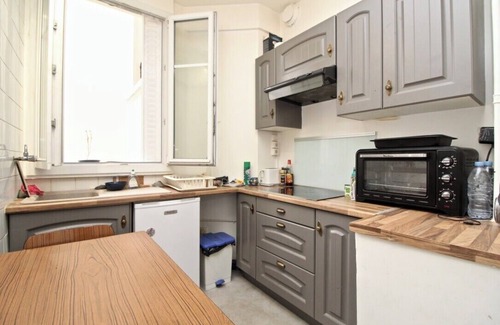 Vanves Apartment | Studio with Wifi 15 minutes from Montparnasse