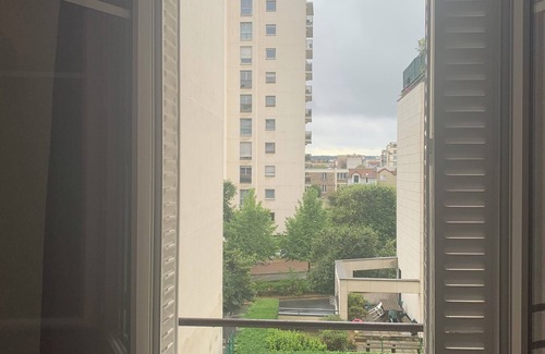 Vanves Apartment | Studio with Wifi 15 minutes from Montparnasse