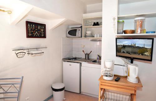 2nd Arrondissement Apartment | studios peniche Lyon centre Vieux Lyon Confluence