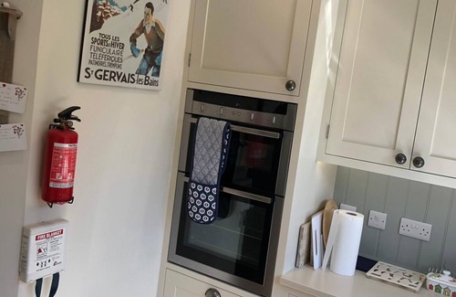 Studland House | Studland Family House On The Edge Of Village, With Sea And Country View