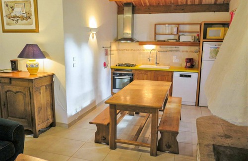 Blanquefort-sur-Briolance House | Stunning private villa for 4 people with private pool, WIFI, TV, terrace, pets allowed and parking