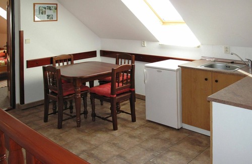 Uhlejov Villa | Stunning private villa for 22 guests with WIFI, private pool, TV, patio, pets allowed and parking