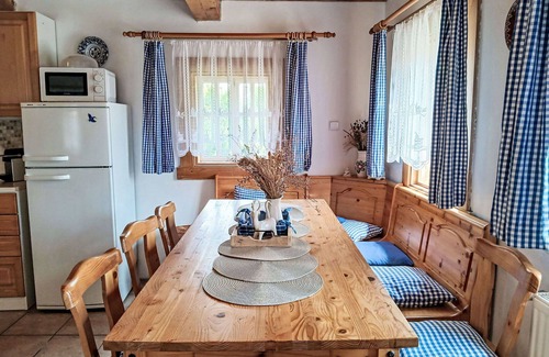 Studenec House | Stunning private villa for 8 people with WIFI, TV, patio, pets allowed and parking