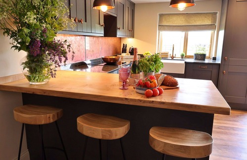 Walton House | Stunning villa for 8 people with WIFI, terrace and pets allowed