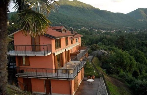 Brezzo di Bedero Apartment | Stunning 1 bed Lake Maggiore apartment