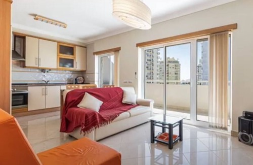Armacao de Pera Apartment | Stunning 1 bedroom apartment with AC, balcony and WiFi in sunny Armação de Pêra