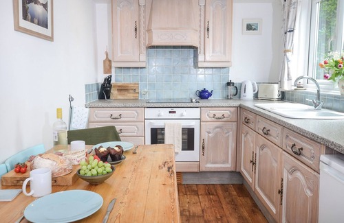 St. Levan Apartment | STUNNING 1 BEDROOM HOLIDAY HOME WITH SEA VIEWS AND PRIVATE OUTSIDE SPACE