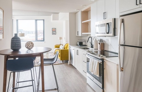 Navy Yard Apartment | Stunning 1 BR in South Capitol Near Metro