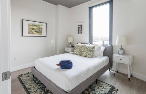 Navy Yard Apartment | Stunning 1 BR in South Capitol Near Metro