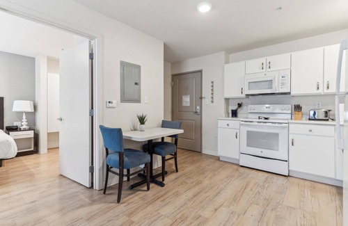 Far North Central Apartment | Stunning 1Bd/1Bth I Properties by Preston