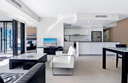 Broadbeach Apartment | Stunning 2 Bed Apartment in Sierra Grand - CoastHM