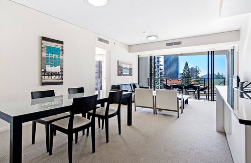 Broadbeach Apartment | Stunning 2 Bed Apartment in Sierra Grand - CoastHM