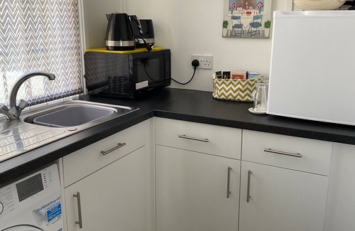 Briton Ferry Apartment | Stunning 2-Bed Apartment above Schooners Bar