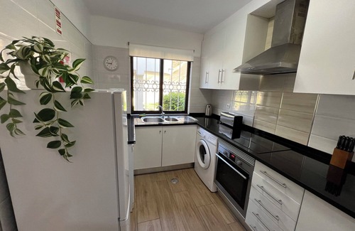 Albufeira Apartment | Stunning 2 bed apt in Sao Rafael, A/C - 5 mins from beach