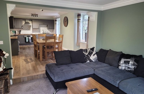 Hellesdon Cottage | Stunning 2 bed cottage on the river Wensum