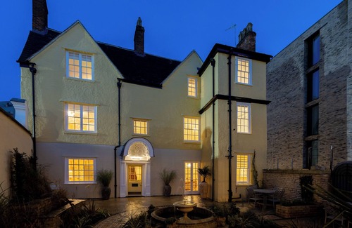 Oxford City Centre House | Stunning 2 bed historic townhouse in Oxfords heart