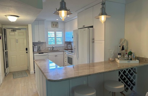 Central Naples Condo | Stunning 2 bedroom, 2 balcony condo on golf course with tennis and pickleball