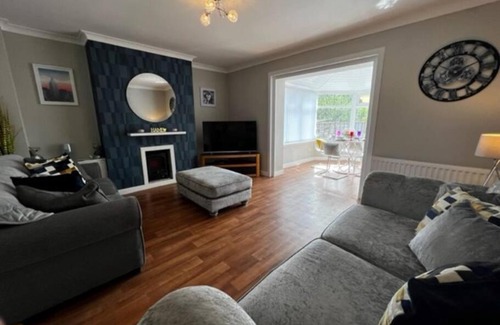 Jedburgh House | Stunning 2 bedroom house with Garden