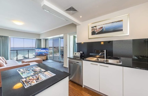 Mandurah Condo | Stunning 270 degrees view of the Ocean, Beach & Marina Views
