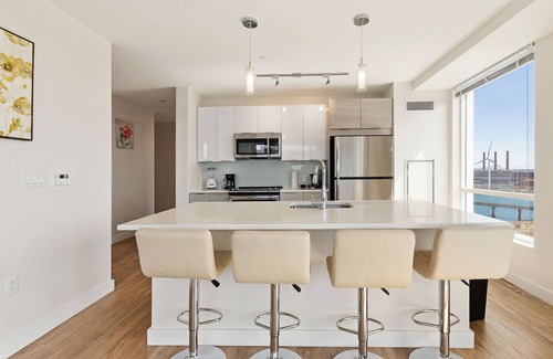 Assembly Square Apartment | Stunning 2BR/2BA APT in Vibrant Assembly Square