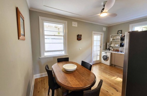 Queenscliff Apartment | Stunning 2BR Unit in Queenscliff