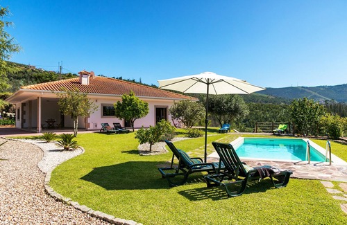 Castelo de Paiva Villa | Stunning 3-bed-2-bath villa over Douro River/Porto city - WIFI-sleep 6-10