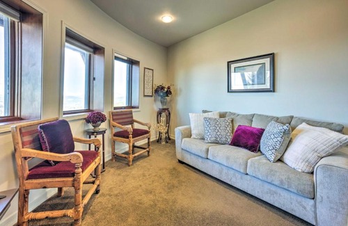Smith River Apartment | Stunning 360 Ocean Views, Near Redwoods NP!