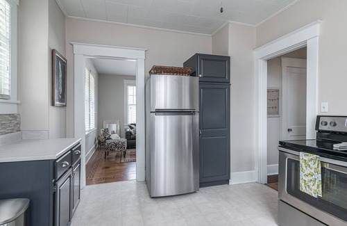 Jeffersonville - Clarksville House | Stunning 4 Bed 2 Bath Spacious Historic Home with Newly Remodeled Basement
