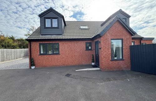Bouvet Island House | Stunning 4bedroom detached home on the outskirts of Weston super mare (sleeps 8)