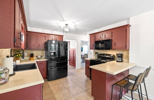 Clarksville House | Stunning 5 Bed 2.5 Bath in the Heart of Clarksville