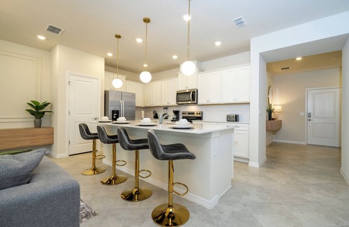 Four Corners House | Stunning 5BR Brand New Home at Windsor Cay Pool & BBQ Perfect for Families !